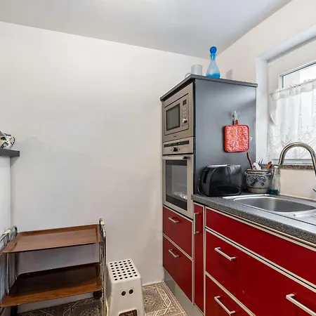 Karl-heinz Apartment *